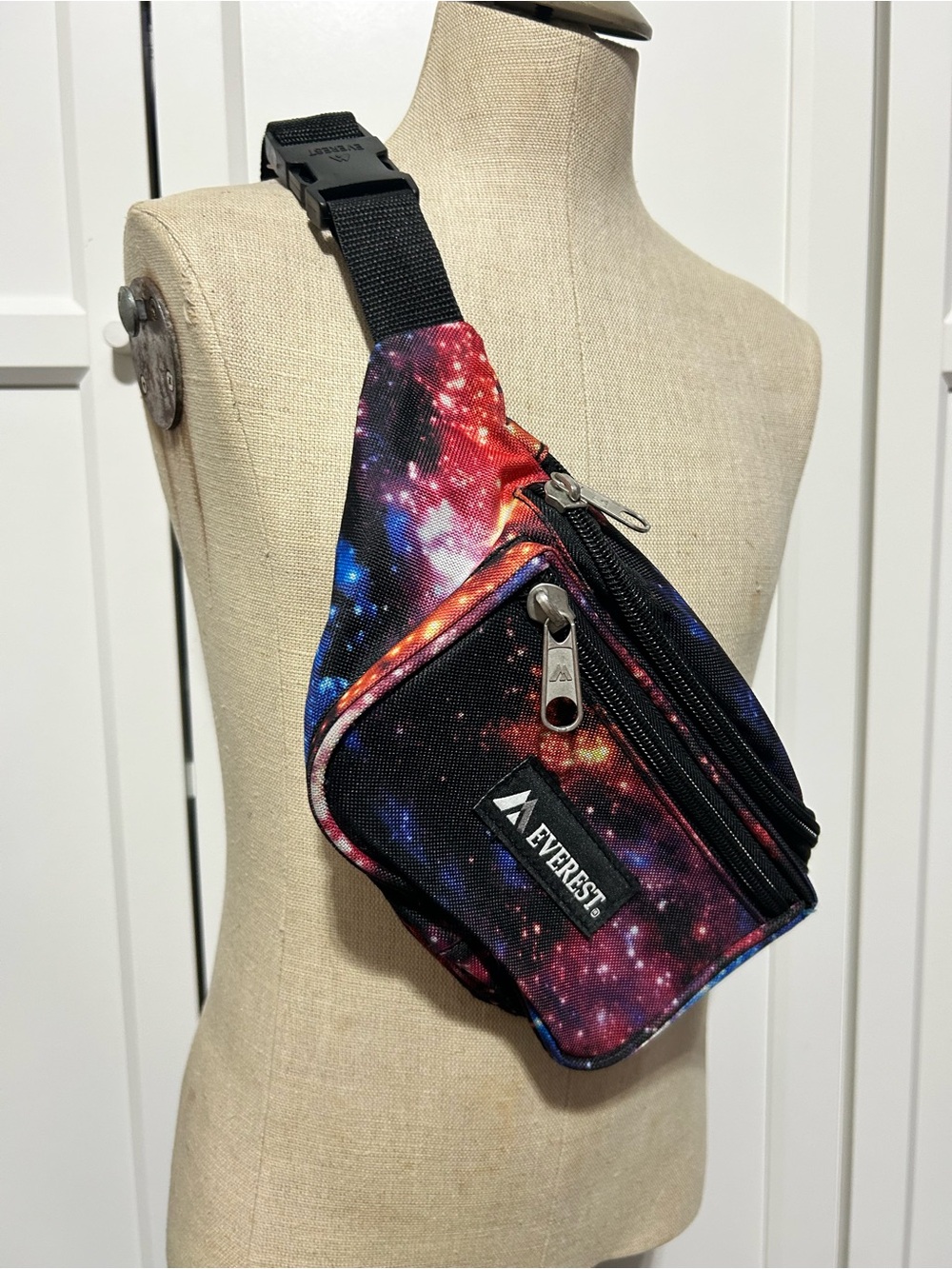 Everest Men’s Galaxy Print Belt Bag Black & Purple Crossbody Unisex Y2K Fanny